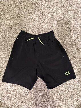 GAPfit Kids Performance Shorts (size 6-7)